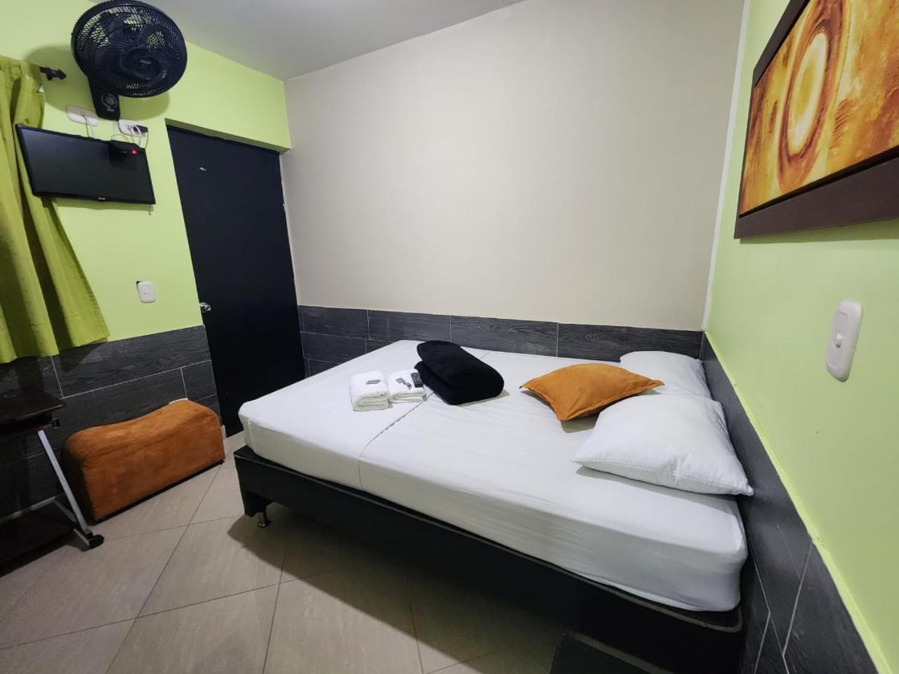 Hotel Laureles Home Medellín Exteriör bild